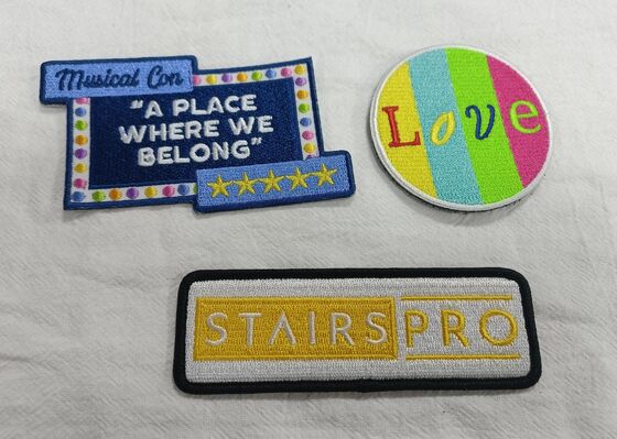 Clothing Embroidery Badge Fashion Design Clothing Durable Color Woven Fabric Clothing Patch