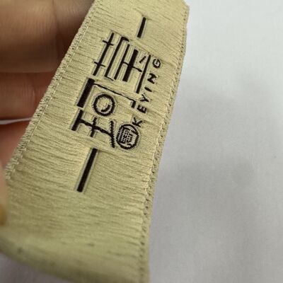 برچسب های پارچه ای با بافت سفارشی برای لباس، برچسب های لباس با کیفیت بالا، برچسب های برند مد شخصی