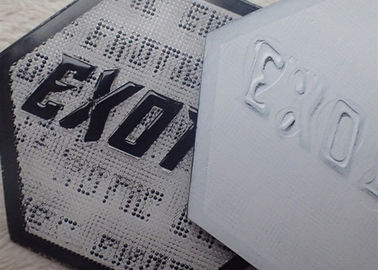 TPU Embossed Logo خود چسب پچ برای لباس / کیف / کلاه