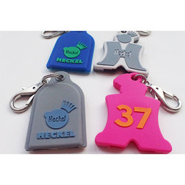 سیلیکون برچسب سگ در Keychain شخصی هدایای تبلیغاتی debossed و لوگو غیر - سمی
