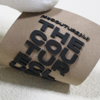 برچسب چاپ سیلیکون فوم شده بر روی مایکروفیبر