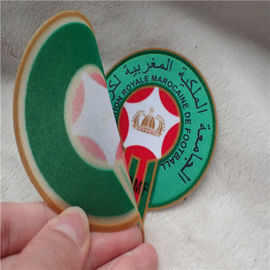 تکه های دوخت خراساننده انتقال حرارت نفیس در آرم کلوپ چند رنگی